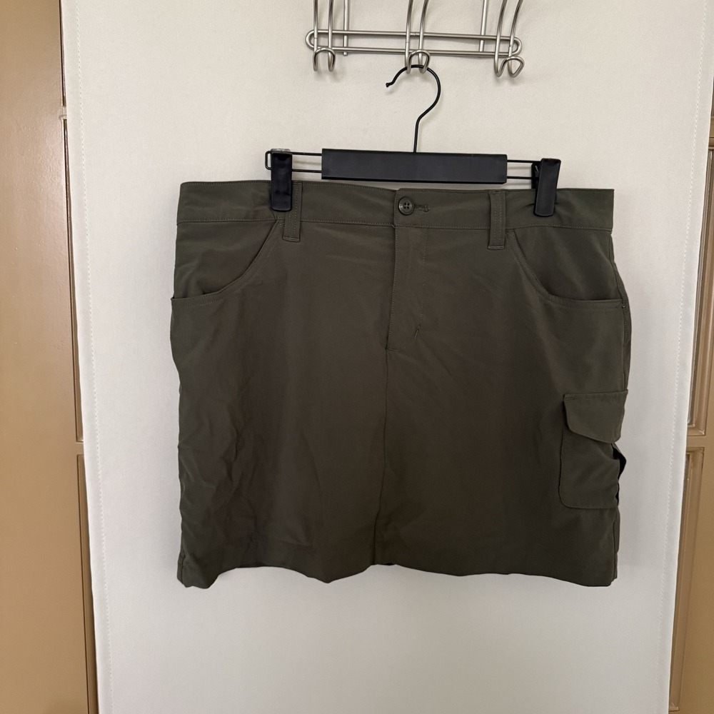 Eddie Bauer Womens 12 Olive Green Cargo Pocket Outdoors Skort Skirt Lined Shorts